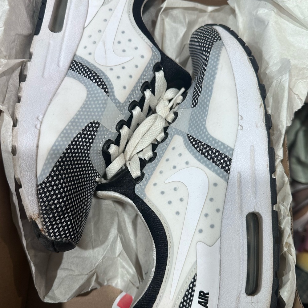 Nike Air Max Zero Essential GS Black and White